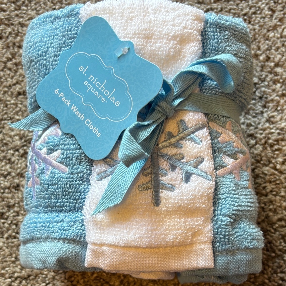 NWT Wash Cloth Set